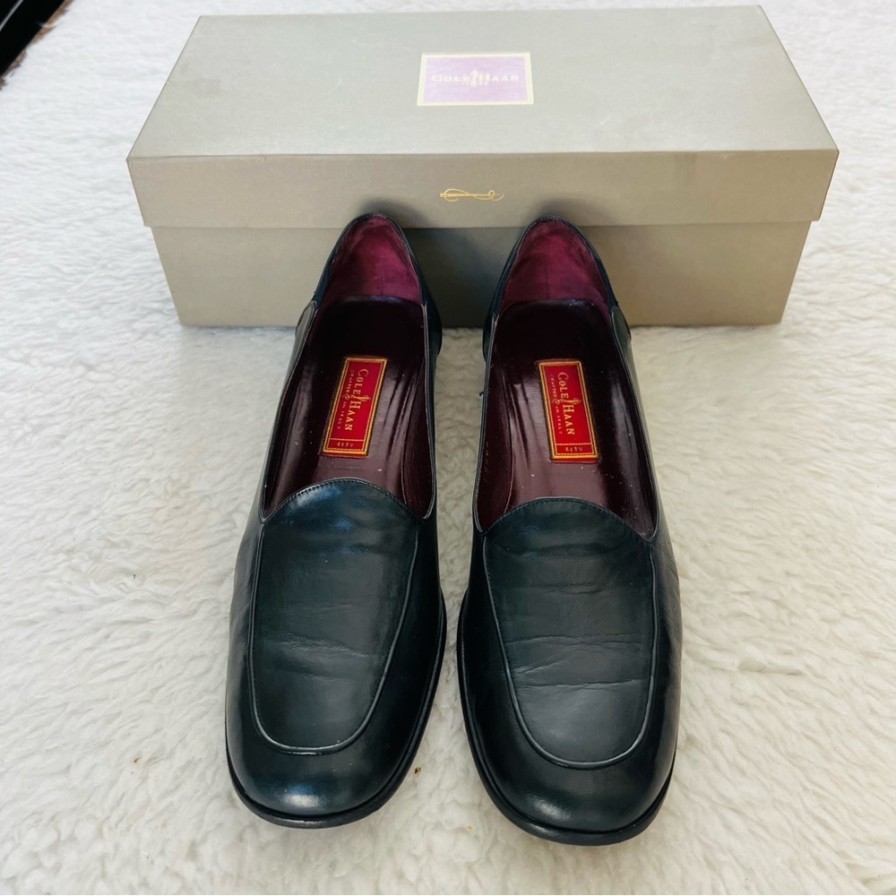 Cole Haan Dark Blue Leather Flat Shoes Size 9.5 4A